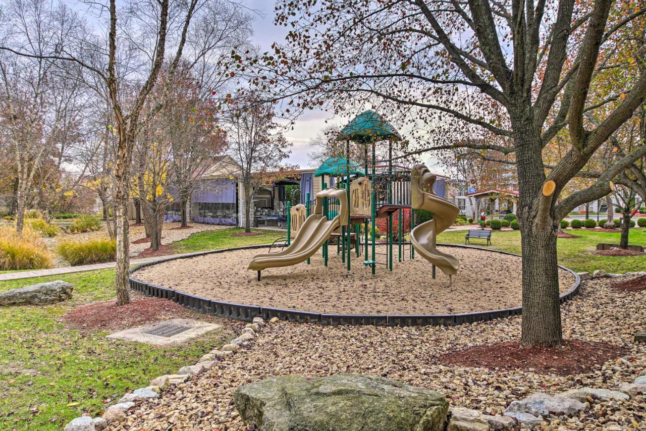 Updated Resort Condo 3 Mi From Branson Strip! Exterior photo